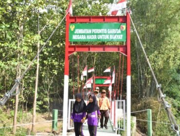 Foto: Tiga Jembatan Garuda Rampung, Warga Ponorogo Tak Lagi Seberangi Sungai