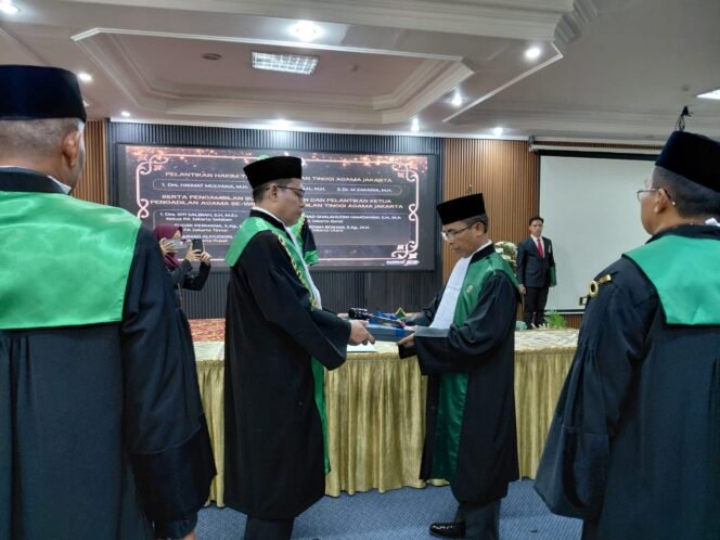 
					Foto : Muhammad Aliyuddin, S.Ag., M.H., menyampaikan komitmennya untuk menjalankan amanah jabatan dengan penuh integritas, profesionalisme, dan tanggung jawab dalam mendukung visi Mahkamah Agung Republik Indonesia serta Pengadilan Tinggi Agama Jakarta