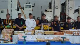 Foto : Aparat gabungan Bea Cukai bersama BAIS TNI berhasil membongkar jaringan produksi pita cukai ilegal di Jawa Tengah melalui operasi besar yang digelar di Kabupaten Jepara dan Kota Semarang, Selasa (19/5/2026).
