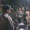 Foto : Polsek Kramatjati menggelar Operasi Kepolisian yang Ditingkatkan (KRYD) melalui patroli cipta kondisi secara stasioner di wilayah hukum Kramatjati, Jakarta Timur, Senin (25/5/2026) dini hari.
