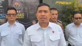 Foto : Aparat kepolisian berhasil mengamankan 259 karung batu hitam yang diduga berasal dari tambang ilegal di Desa Tilangobula, Kecamatan Suwawa Timur, Jumat (22/5/2026).
