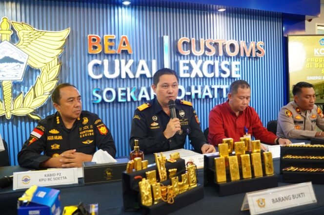 
					 Foto : Bea Cukai Soekarno-Hatta bersama Aviation Security (Avsec) berhasil menggagalkan 12 kasus pembawaan emas ilegal ke luar negeri selama periode April hingga Mei 2026.
