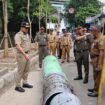 Foto: Wali Kota Jakarta Pusat, Arifin, memantau langsung proses penataan lanjutan kawasan Jalan Kebon Kacang 30, Tanah Abang, Selasa (26/5/2026).