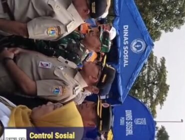 Foto: Wali Kota Jakarta Pusat Arifin Dampingi Wagub DKI Tinjau Pengungsian Korban Kebakaran Jiung.