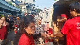 Foto : Melalui penyaluran bantuan sembako kepada warga RW 09 Kelurahan Sunter Jaya, Kecamatan Tanjung Priok, Jakarta Utara, Jumat (5/6/2026).
