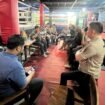Foto :Keberadaan Ghosun Iron Camp di Kecamatan Setu, Kabupaten Bekasi, mendapat dukungan dari berbagai kalangan masyarakat sebagai sarana pembinaan generasi muda melalui olahraga, khususnya cabang tinju (boxing)..