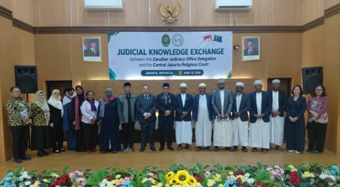 
					Foto:Pengadilan Agama Jakarta Pusat (PA Jakpus) terus memperluas akses layanan hukum bagi warga negara Indonesia (WNI) yang berada di luar negeri melalui pelaksanaan sidang keliling internasional dan pengembangan layanan berbasis digital.