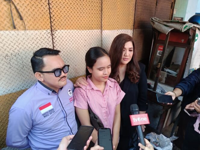 
					 Foto : Ketua Komisi Nasional Perlindungan Anak (Komnas PA) DKI Cornelia Agatha dan Wakil Ketua Komnas PA DKI Jakarta, Hagistio Pradika berjanji akan mengawal proses hukum kasus MWP.