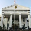 Foto : Pengadilan Negeri Jakarta Timur resmi mengumumkan susunan majelis hakim yang akan menangani perkara pidana atas nama terdakwa Roy Suryo Notodiprojo dan Tifauzia Tyassuma.