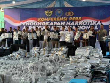 Foto : Sinergi Bea Cukai dan Badan Narkotika Nasional (BNN) RI kembali membuahkan hasil. Aparat berhasil menggagalkan penyelundupan 3.371,4 kilogram atau 3,37 ton bunga/pucuk canabinoid marijuana asal Thailand yang masuk melalui Pelabuhan Internasional Tanjung Priok.