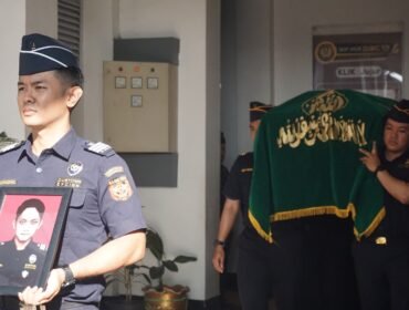 Foto : Seorang pegawai Bea Cukai Pekanbaru, Aditya Waskita Jauhari, meninggal dunia saat menjalankan tugas pengawasan pemuatan barang ekspor di perairan Tanjung Buton, Kabupaten Siak, Riau, pada Senin (7/7/2026) dini hari.
