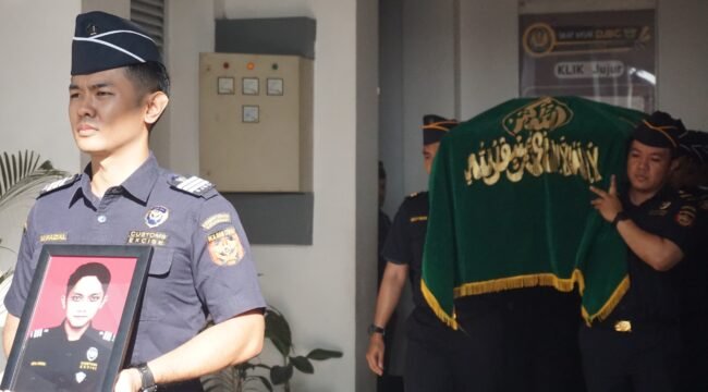 Foto : Seorang pegawai Bea Cukai Pekanbaru, Aditya Waskita Jauhari, meninggal dunia saat menjalankan tugas pengawasan pemuatan barang ekspor di perairan Tanjung Buton, Kabupaten Siak, Riau, pada Senin (7/7/2026) dini hari.
