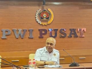 Foto : Persatuan Wartawan Indonesia (PWI) Pusat menyampaikan keprihatinan dan penyesalan atas pernyataan Advokat Hotman Paris Hutapea kepada wartawan saat memberikan keterangan kepada media di lingkungan Kejaksaan Agung.