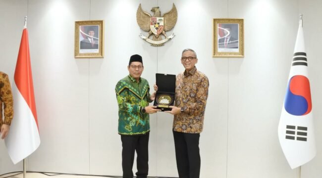 Foto : Pengadilan Agama Jakarta Pusat bersama Kementerian Agama kembali memperkuat pelayanan hukum bagi warga negara Indonesia (WNI) di luar negeri melalui pelaksanaan sidang isbat nikah terpadu di Kedutaan Besar Republik Indonesia (KBRI) Seoul pada 18–19 Juli 2026.