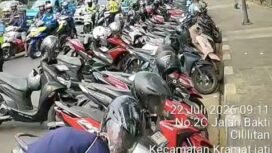 Foto : Suku Dinas Perhubungan (Sudin) Perhubungan Jakarta Timur kembali melakukan penertiban parkir liar sebagai tindak lanjut atas laporan masyarakat yang masuk melalui kanal Citizen Relation Management (CRM).