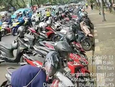 Foto : Suku Dinas Perhubungan (Sudin) Perhubungan Jakarta Timur kembali melakukan penertiban parkir liar sebagai tindak lanjut atas laporan masyarakat yang masuk melalui kanal Citizen Relation Management (CRM).