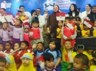 Foto : Suasana penuh keceriaan menyelimuti GOR Kecamatan Matraman, Jakarta Timur, saat ratusan anak usia dini mengikuti peringatan Hari Anak Nasional (HAN) 2026 yang digelar Komite Nasional Pencegahan Stunting (KNPS) Indonesia, Kamis (23/7/2026). 
