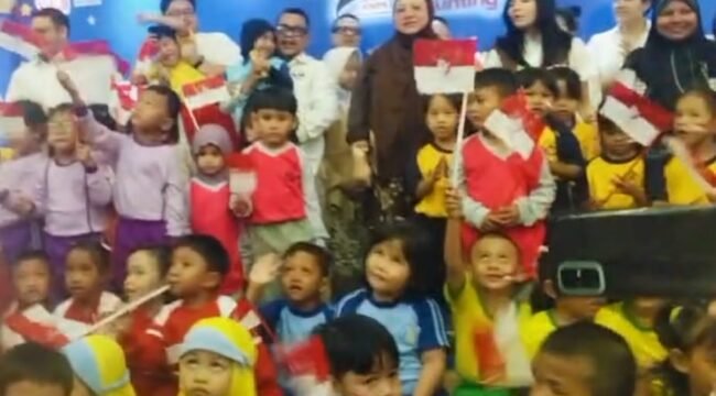 Foto : Suasana penuh keceriaan menyelimuti GOR Kecamatan Matraman, Jakarta Timur, saat ratusan anak usia dini mengikuti peringatan Hari Anak Nasional (HAN) 2026 yang digelar Komite Nasional Pencegahan Stunting (KNPS) Indonesia, Kamis (23/7/2026). 
