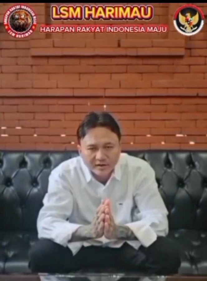 
					Foto : Ketua Umum sekaligus Pendiri LSM Harimau, Tony Syarifudin Hidayat, menyatakan akan memenuhi panggilan penyidik Polda Jawa Tengah untuk dimintai keterangan dalam penyelidikan dugaan penculikan dan penyekapan terhadap Salahudin dan Hardian Ari.