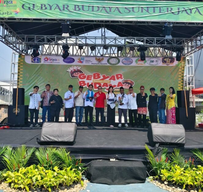 
					Foto  : Kawasan Pulo Besar Elok, Kelurahan Sunter Jaya, Kecamatan Tanjung Priok, Jakarta Utara, dipenuhi ribuan warga yang antusias menghadiri Gebyar Budaya Sunter Jaya Jilid 2 yang digelar Minggu (26/7/2026).