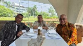 Foto  : Semangat #UntukPersatuanIndonesia menjadi landasan pertemuan Ketua Umum Persatuan Wartawan Indonesia (PWI) Pusat, Akhmad Munir, dengan Hotman Paris Hutapea yang dimediasi oleh Wakil Ketua DPR RI Sufmi Dasco Ahmad di Jakarta, Selasa (28/7).