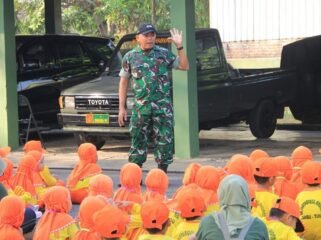 Foto: Kenalkan Dunia Militer Sejak Dini, Kodim 0806/Trenggalek Terima Outing Class Siswa TK.