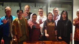 Foto: Dewan Juri Anugerah Jurnalistik M.H. Thamrin PWI Jaya 2026 berfoto bersama usai merampungkan rapat finalisasi penjurian di Play Maker, Kebon Sirih, Jakarta Pusat.