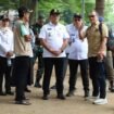 Foto: Wali Kota Administrasi Jakarta Pusat Arifin bersama jajaran Pemerintah Kota Jakarta Pusat meninjau kawasan Jati Pinggir, Kelurahan Petamburan, Kecamatan Tanah Abang, Rabu (22/7/2026).