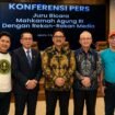 Foto Dok: Seketaris FORSIMEMA Ali Hanafiah, Muh. Djauhar Setyadi, S.H., M.H., Prof. Dr. Yanto, S.H., M.H., Dr. Andi Julia Cakrawala, S.T., S.H., M.T., M.H., Ketum FORSIMEMA Syamsul Bahri.