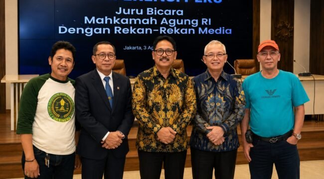 Foto Dok: Seketaris FORSIMEMA Ali Hanafiah, Muh. Djauhar Setyadi, S.H., M.H., Prof. Dr. Yanto, S.H., M.H., Dr. Andi Julia Cakrawala, S.T., S.H., M.T., M.H., Ketum FORSIMEMA Syamsul Bahri.