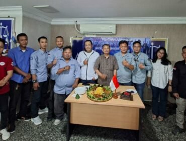 Foto : Memperingati hari ulang tahun (HUT) ke-2 dengan menggelar kegiatan ulang tahun sekaligus pelatihan jurnalistik tahun 2026. Kegiatan tersebut berlangsung di Kantor PERADI Awalindo/EdisiNews/Radar Terkini, Sabtu (8/8/2026).