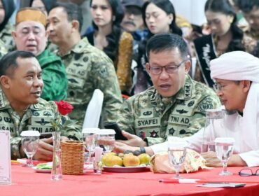 Foto : Danpusterad Letjen TNI Mochamad Syafei Kasno dalam Forum Kebangsaan bertema “Kesadaran Bela Negara Merupakan Pondasi Dasar Menuju Indonesia Emas”, di Aula Muhammad Toda Kodiklatad, Bandung, Kamis (13/8/2026).