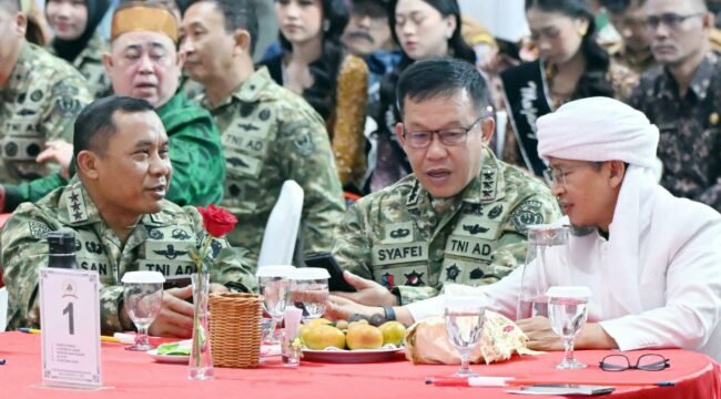 Foto : Danpusterad Letjen TNI Mochamad Syafei Kasno dalam Forum Kebangsaan bertema “Kesadaran Bela Negara Merupakan Pondasi Dasar Menuju Indonesia Emas”, di Aula Muhammad Toda Kodiklatad, Bandung, Kamis (13/8/2026).