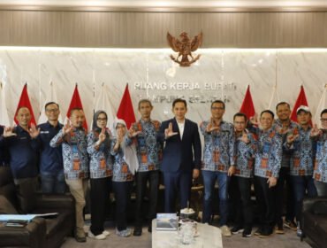 Foto : Bupati Lampung Selatan Radityo Egi Pratama menerima audiensi jajaran PWI Provinsi Lampung dan PWI Lampung Selatan di ruang kerja Bupati Lampung Selatan, Jumat (14/8/2026).