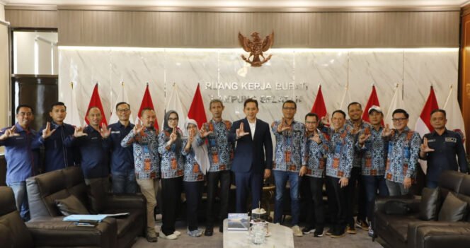 
					Foto : Bupati Lampung Selatan Radityo Egi Pratama menerima audiensi jajaran PWI Provinsi Lampung dan PWI Lampung Selatan di ruang kerja Bupati Lampung Selatan, Jumat (14/8/2026).
