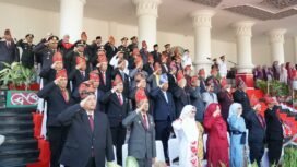 Foto : Kepala Kejaksaan Negeri (Kajari) Sumbawa Barat, Mahfuddin Cakra Saputra, S.H., M.H., menghadiri rangkaian peringatan Hari Ulang Tahun (HUT) ke-81 Kemerdekaan Republik Indonesia yang diselenggarakan Pemerintah Kabupaten Sumbawa Barat, Senin (17/8/2026).