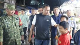 Foto:Wali Kota Administrasi Jakarta Timur, Munjirin, menghadiri Festival Batu Penggilingan IV yang digelar di Jalan Kali Buaran RT 10/RW 07, Kelurahan Penggilingan, Kecamatan Cakung.