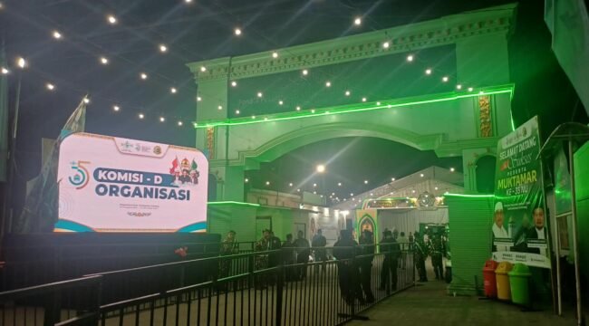 Foto:Pelaksanaan Sidang Tata Tertib (Tatib) Komisi Organisasi dalam rangkaian Muktamar ke-35 Nahdlatul Ulama (NU) di Pondok Pesantren Bahrul Ulum, Tambakberas, Jombang.