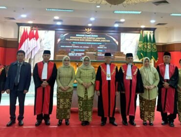 Foto:Kepemimpinan Pengadilan Negeri (PN) Jakarta Timur Kelas IA Khusus resmi berganti. Efendi, S.H. dilantik dan diambil sumpahnya sebagai Ketua PN Jakarta Timur, menggantikan Iwan Anggoro Warsita, S.H., M.Hum.