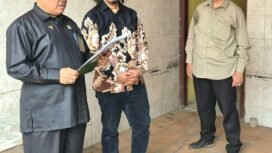 Foto:Pengadilan Agama (PA) Jakarta Pusat melaksanakan pengangkatan sita terhadap objek perkara yang berada di wilayah Kelurahan Bendungan Hilir (Benhil), Kecamatan Tanah Abang, Jakarta Pusat.
