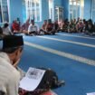 Foto:Persatuan Wartawan Indonesia (PWI) Kota Bogor, dan Ikatan Jurnalis Televisi Indonesia (IJTI) Bogor Raya, menggelar doa bersama untuk keselamatan lima jurnalis dan tiga kru kapal yang hilang saat menjalankan tugas jurnalistik di sekitar Gunung Anak Krakatau di perairan Selat Sunda.