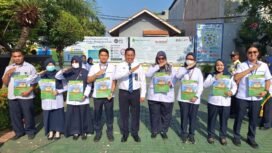 Foto:Prestasi membanggakan diraih kelompok vokal paduan suara Prima Voice Pengadilan Agama (PA) Jakarta Pusat. Kelompok vokal tersebut berhasil meraih Juara 1 berdasarkan penilaian juri eksternal dalam ajang yang diikuti dengan penuh antusiasme.