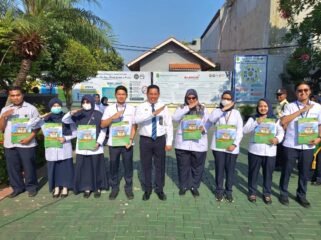 Foto:Prestasi membanggakan diraih kelompok vokal paduan suara Prima Voice Pengadilan Agama (PA) Jakarta Pusat. Kelompok vokal tersebut berhasil meraih Juara 1 berdasarkan penilaian juri eksternal dalam ajang yang diikuti dengan penuh antusiasme.
