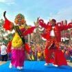 Foto:Kekayaan budaya Betawi kembali mencuri perhatian dalam penyelenggaraan 5th Indonesia International Culture Festival (IICF) 2026). Sebanyak 2.713 penari dari 12 negara tampil secara kolosal membawakan Tarian Semarak Jali-Jali Betawi hingga berhasil memecahkan rekor Museum Rekor Dunia Indonesia (MURI).