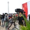 Foto:Stan Pusat Teritorial Angkatan Darat (Pusterad) kembali dipadati ribuan pengunjung dari berbagai kalangan. Antusiasme masyarakat terlihat sejak hari pertama hingga hari kedua pelaksanaan TNI Fair, bertempat di kawasan Monumen Nasional (Monas),