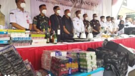 Foto: Kejaksaan Negeri (Kejari) Jakarta Timur memusnahkan barang bukti dari 381 perkara pidana yang telah berkekuatan hukum tetap atau inkracht.