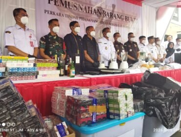 Foto: Kejaksaan Negeri (Kejari) Jakarta Timur memusnahkan barang bukti dari 381 perkara pidana yang telah berkekuatan hukum tetap atau inkracht.