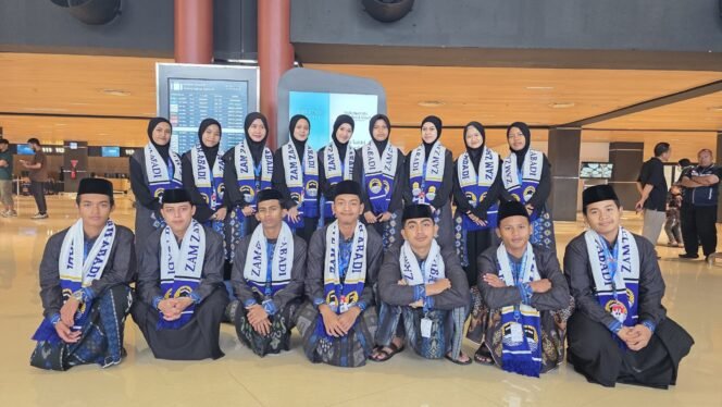 
					Foto: Perjalanan ibadah umrah 31 peserta dari Pondok Pesantren Tarbiyatul Falah Al-Malikiyyah, Cikulur, Kabupaten Lebak, Banten, bersama PT Zam Zam Indah Abadi menyisakan pengalaman spiritual yang mendalam.