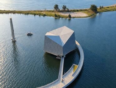  Foto:Gubernur DKI Jakarta Pramono Anung meresmikan Masjid Apung An-Nur Jakarta di kawasan Pantai Ancol Taman Impian, Jakarta Utara, Jumat (16/10/2026).