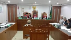 Foto:Saksi Dhiraj Kumar Danny Shyam Jethnani selaku korban. Saat memberikan keterangan di hadapan majelis hakim.